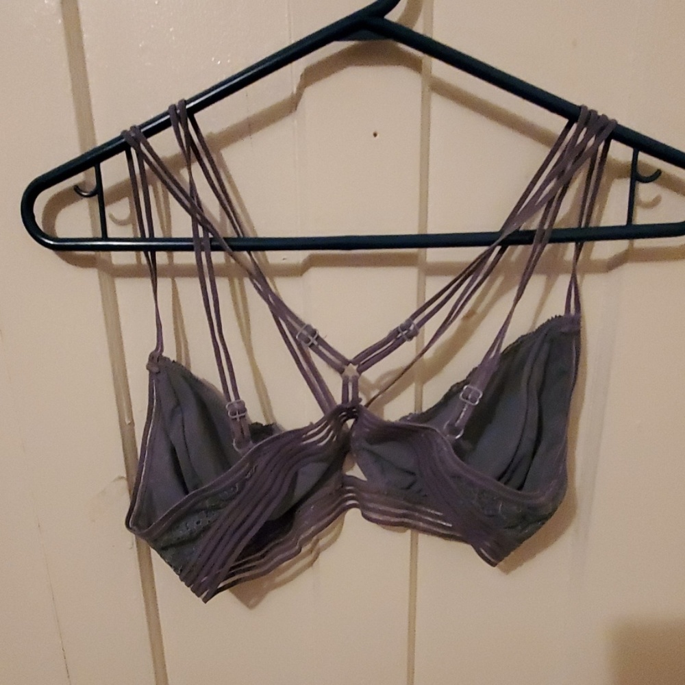 Bras/ Lingerie - Picture 5 of 8